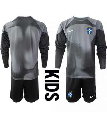 Brasilien Målmand Replika Babytøj Hjemmebanesæt Børn VM 2022 Langærmet (+ Korte bukser)